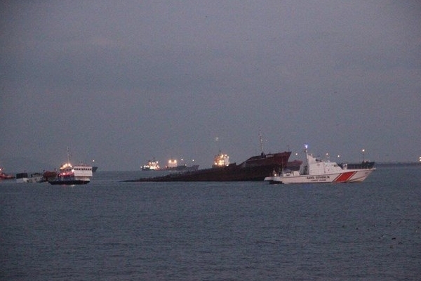 'Bereket' adlı gemide sızıntı paniği