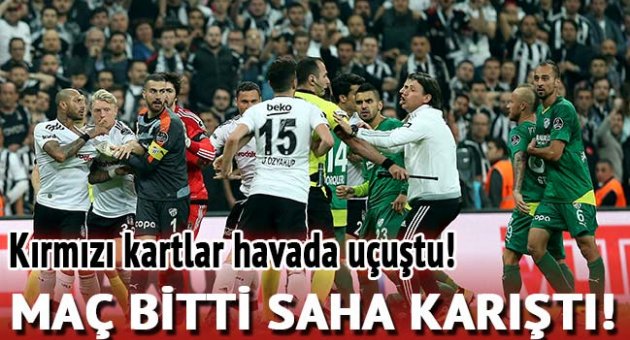 Beşiktaş-Bursa maçında saha karıştı!