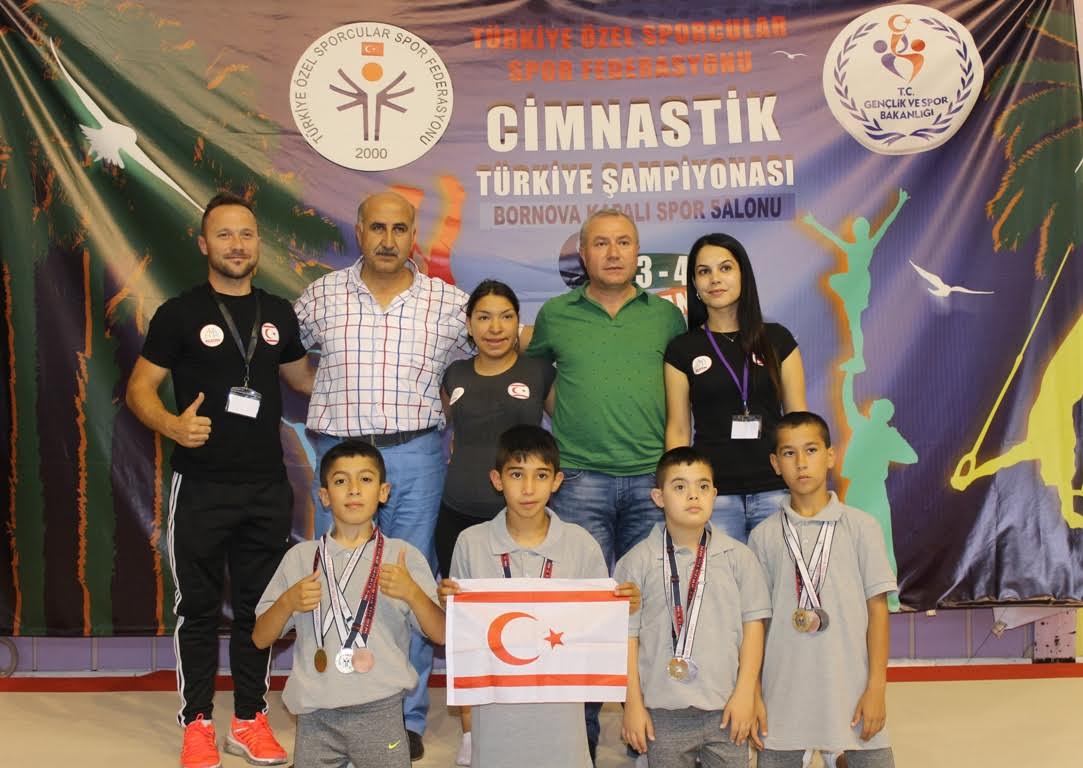 Bizim Gönlümüzde Hepsi Birer Şampiyon