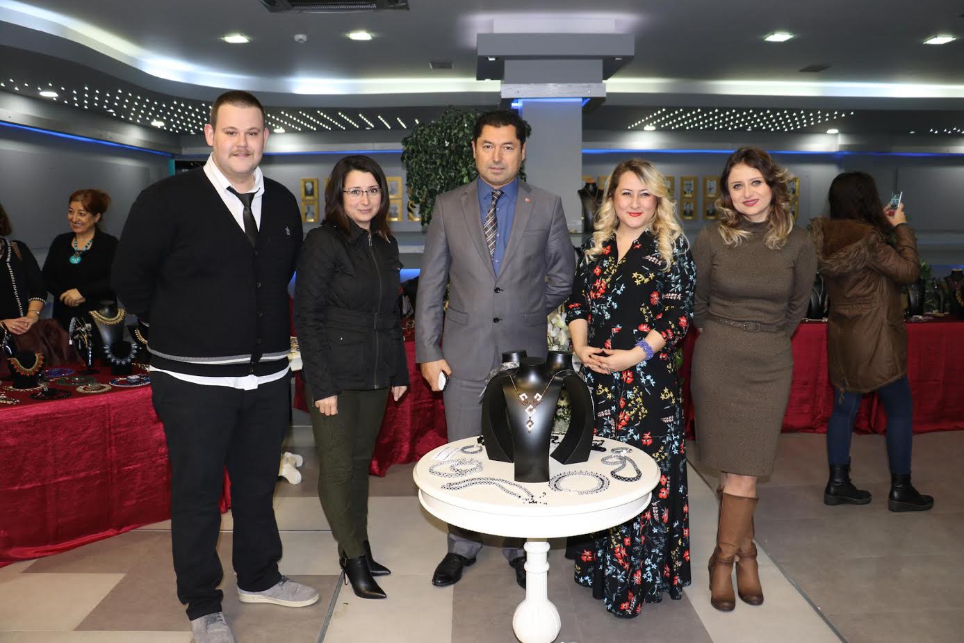 Boncuğun Kalbi Sergisi Açıldı