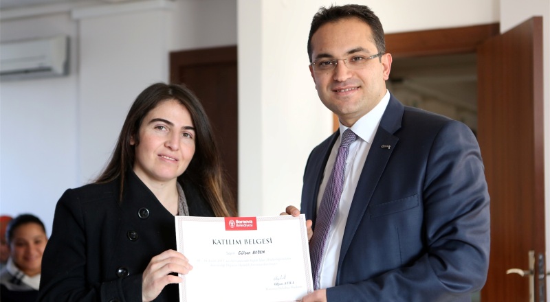 Bornova Belediyesi’nden anne adaylarına eğitim