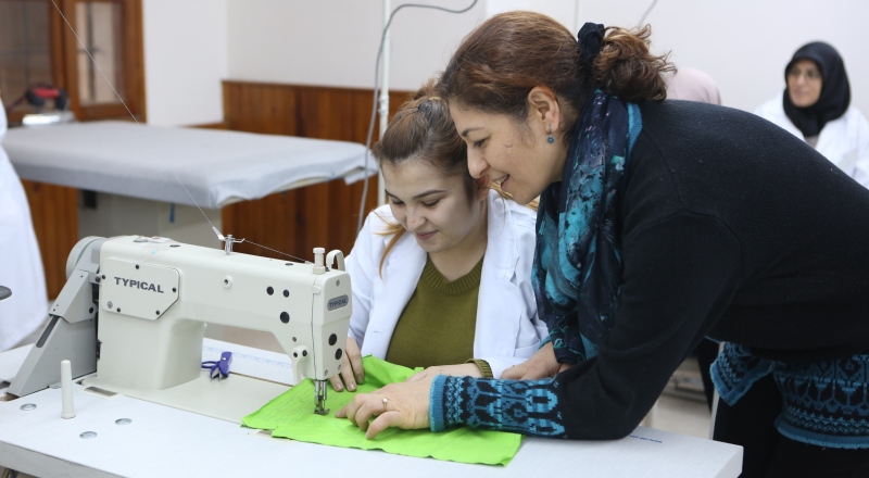 Bornova Belediyesi’nden kadınlara iş garantili kurs