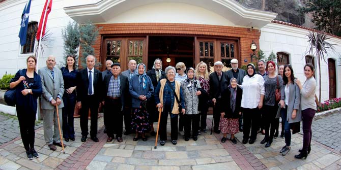Bornova Belediyesi’nden Yaşlılar Haftası hediyesi