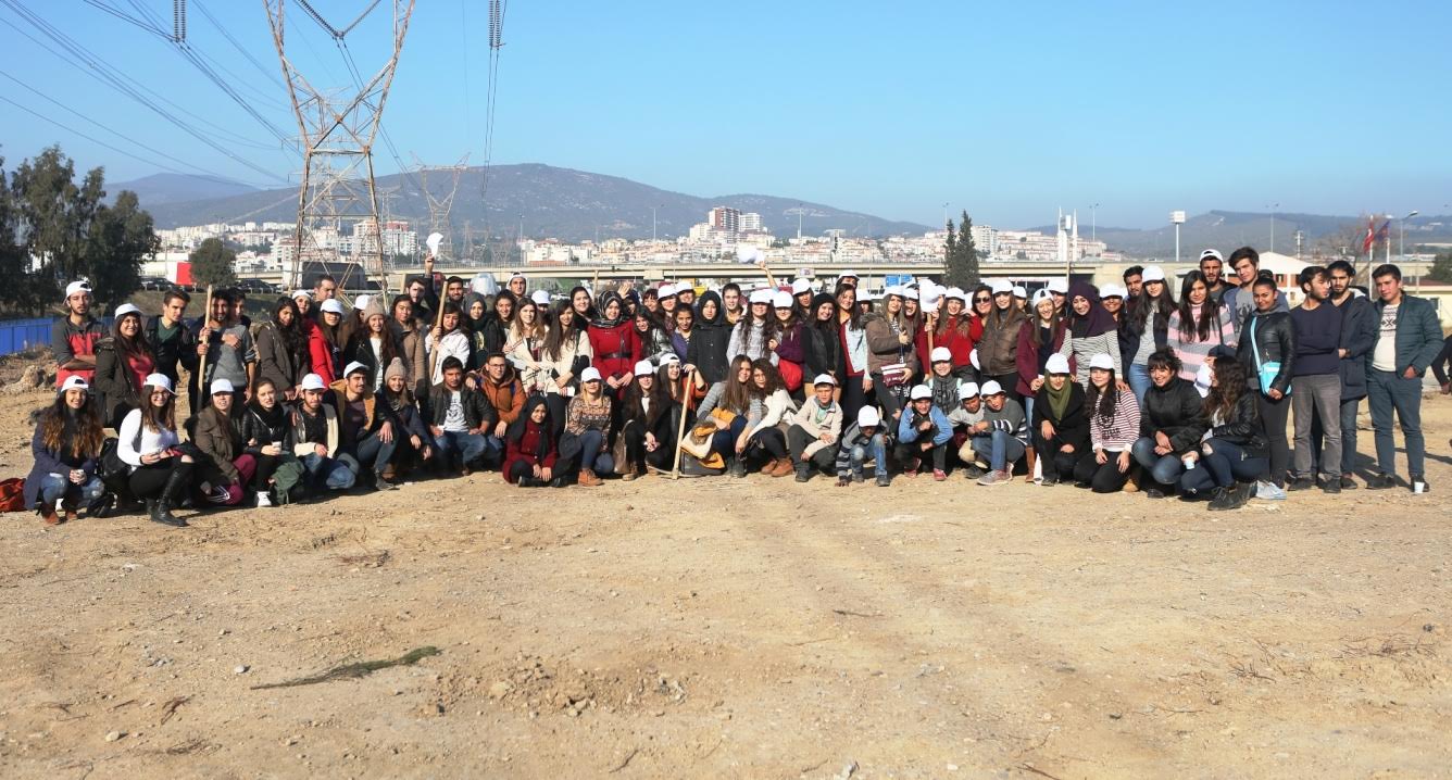 Bornova’da gençlerden alkışlanacak hareketler
