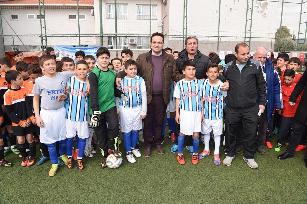 Bornova’da U12 Başkanlık Kupası karşılaşmaları başladı