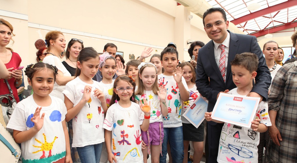 Bornovalı çocuklar oynayarak öğrenecek