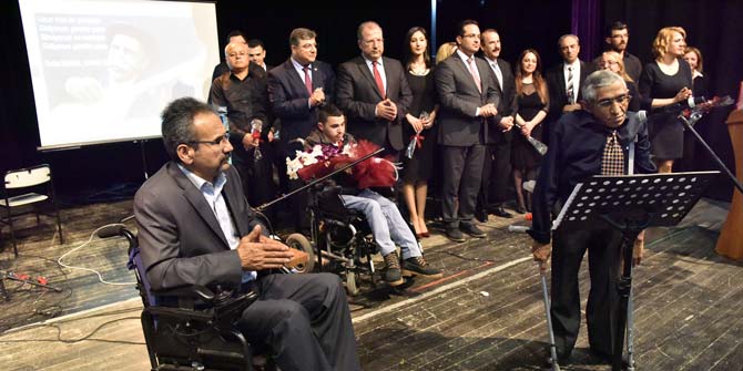 Bornovalı dostları Aşık Veysel’i hatırladı