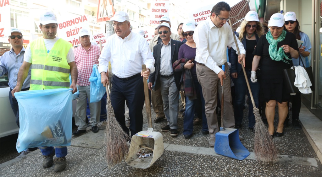 Bornova temizlik konusunda da örnek oluyor