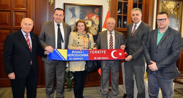 Boşnaklar'dan çifte ziyaret