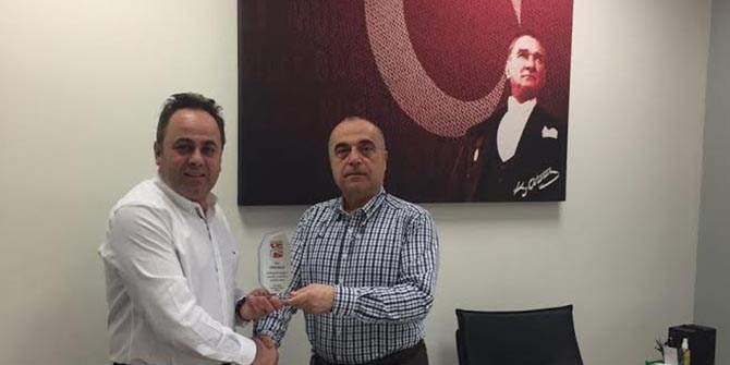Bostanlıspor Migros'a Teşekkür Plaketi Verdi