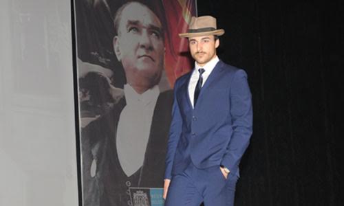 BÖYLE GÜZEL DEFİLEYE ŞAPKA ÇIKARILIR.