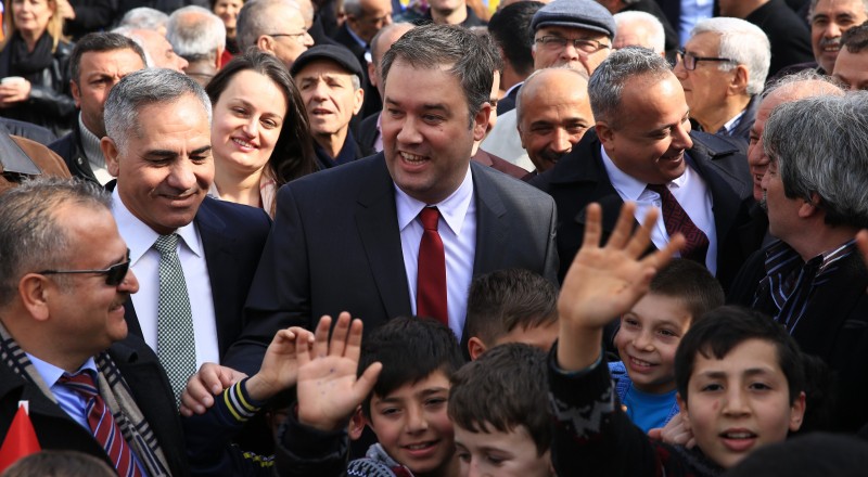 Buca'da ''pozitif ayrımcılığa'' devam