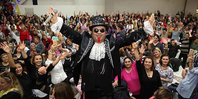 Bucalı kadınlar 8 Mart’ta doyasıya eğlendi