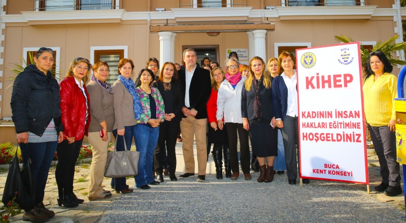 Bucalı kadınlara 4 aylık insan hakları eğitimi