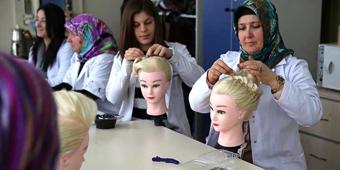 Bucalı Kursiyerlerden Muhteşem Saç Tasarımları