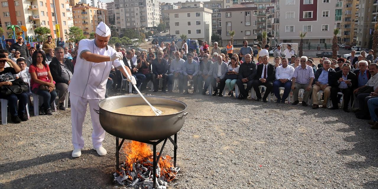 Bucalılar, Aşure Günü'nde Bir Araya Geldi