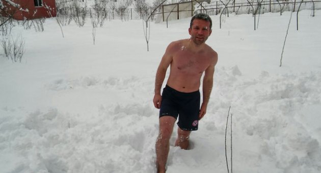 Bu da karda yüzen adam