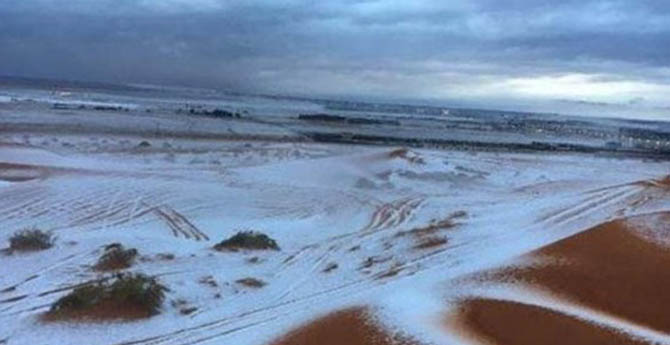 Bu da Oldu Çöle Bir Anda Kar Yağdı!
