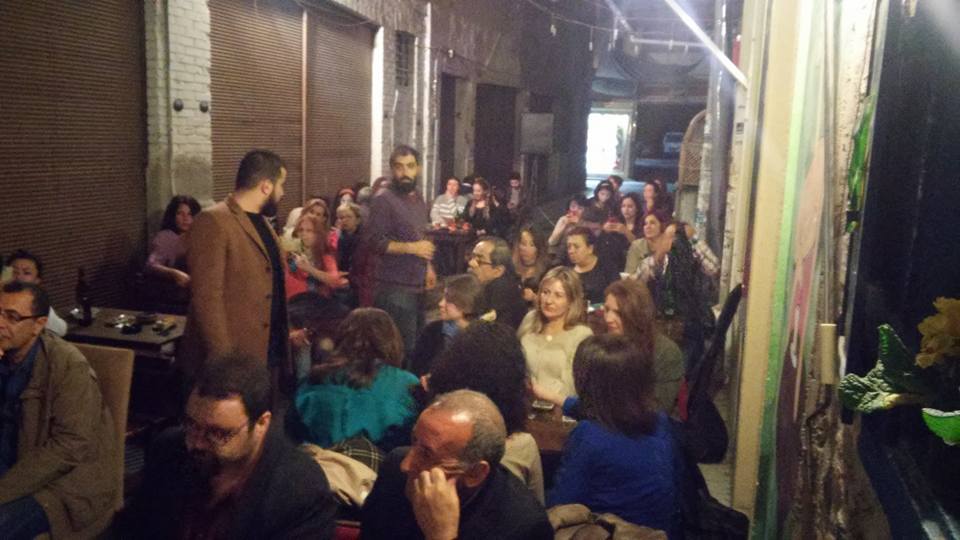 ‘Büyük Şair’i anma gecesinde şiirseverler sokağa sığmadı