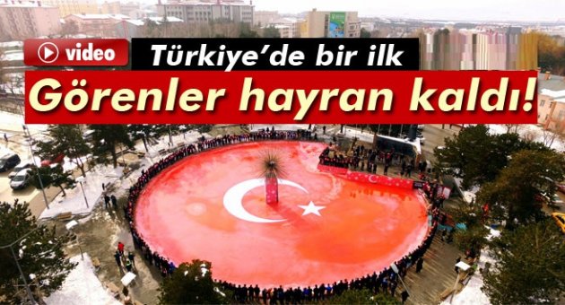 Buzdan dev Türk bayrağı