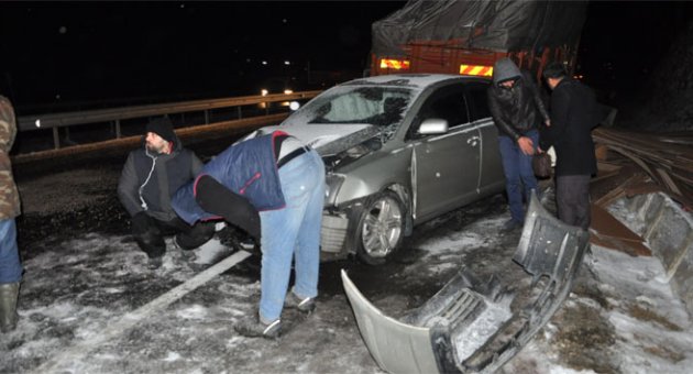 Buzlanma kazaya neden oldu: 11 yaralı