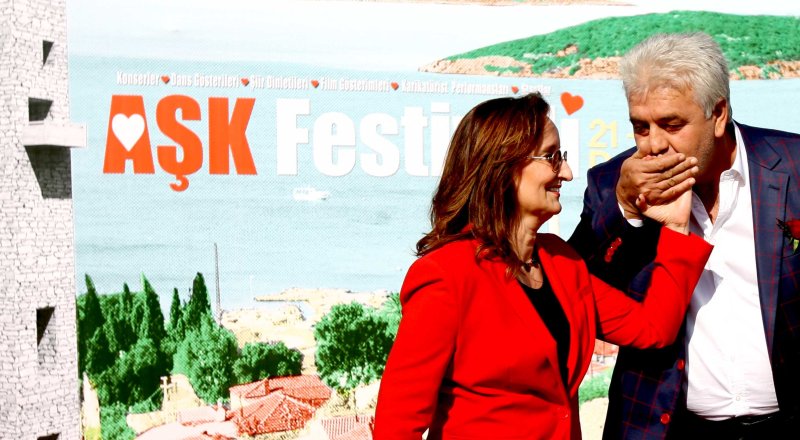 Çeşme&#039;de aşk zamanı