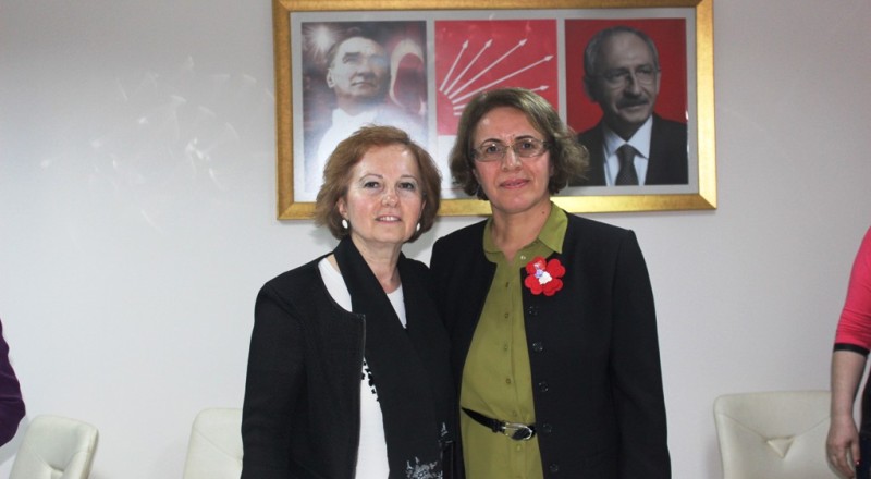CHP'Lİ KADINLARIN GENEL BAŞKANI İZMİR'DE