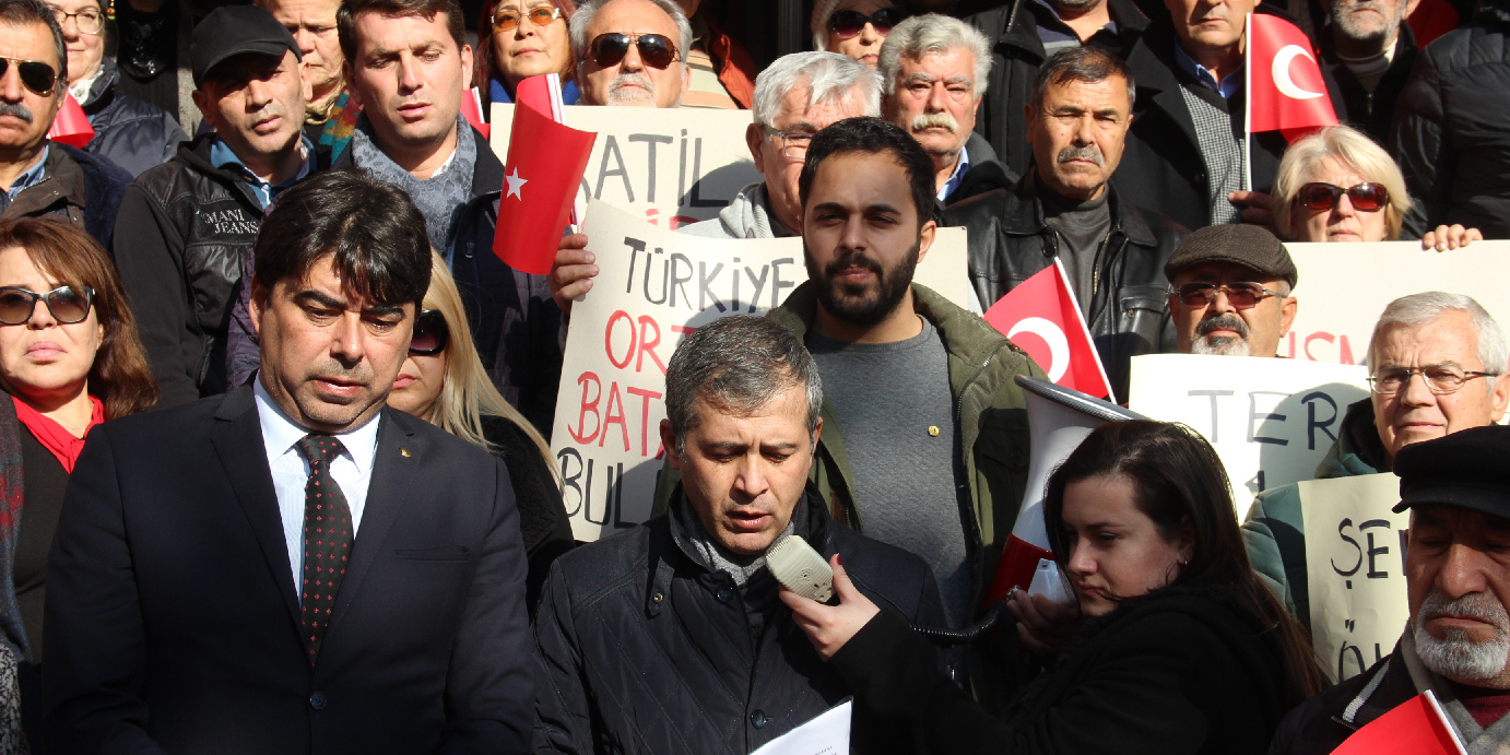 CHP Foça'dan emniyete ziyaret