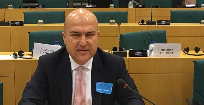 CHP'li Bakan'dan AB'ye Çağrı