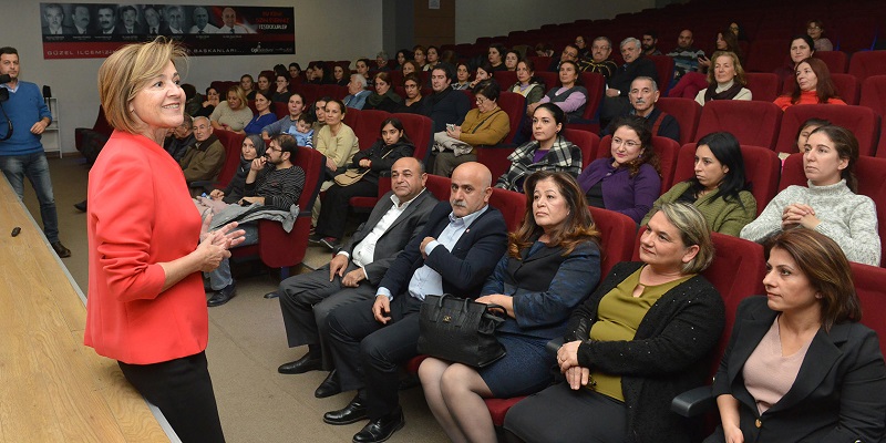 ÇİĞLİ'DE AİLE İÇİ İLETİŞİM ANLATILDI