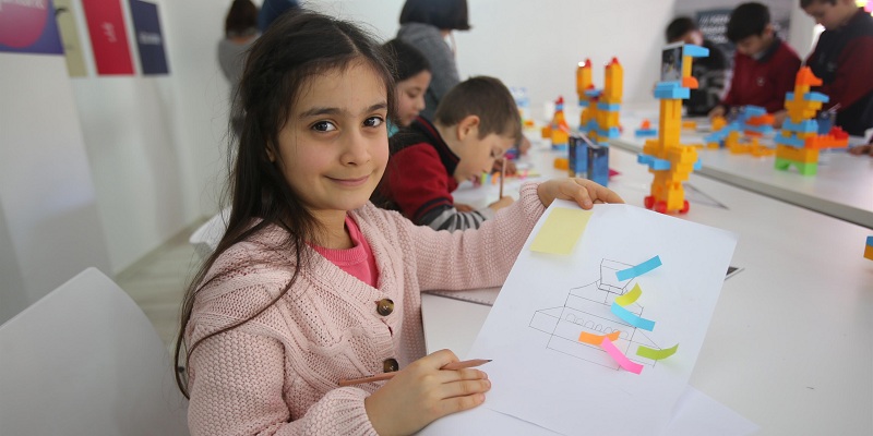 Çocuklar hayallerindeki oyuncakları çizdiler