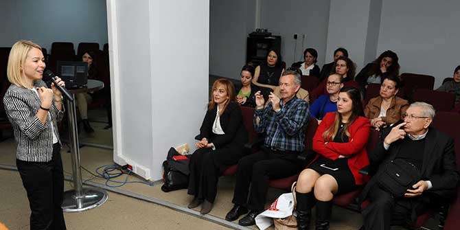 'Çocukları Kitaplarla Büyütün'