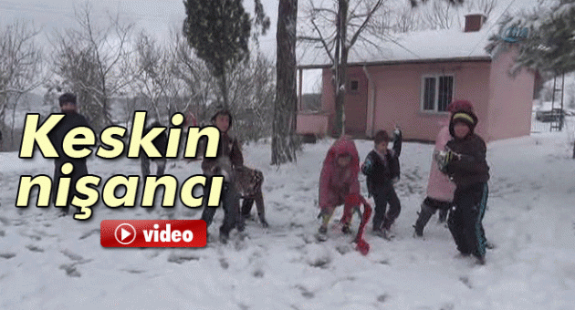 Çocukların kartopu sevinci