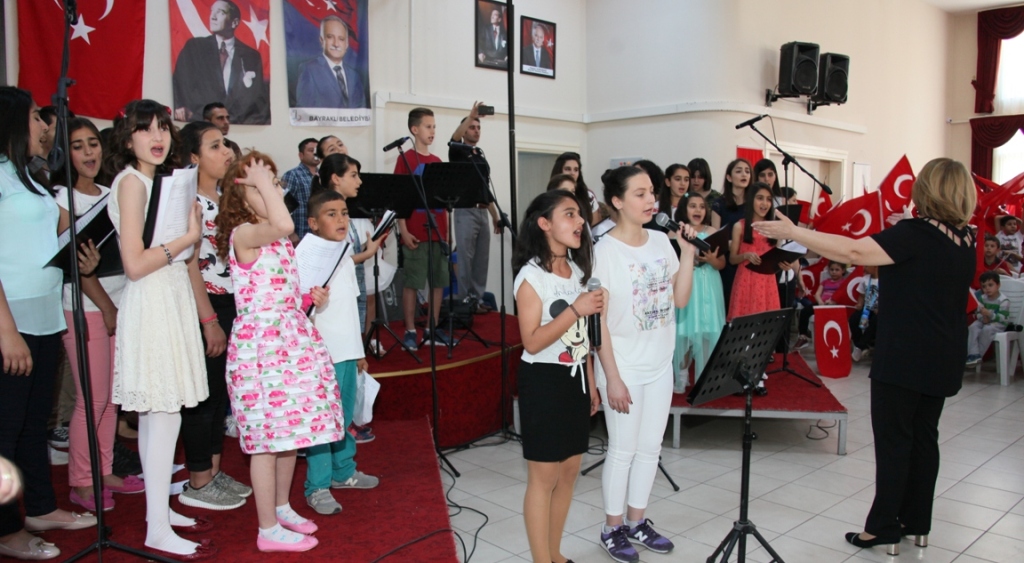 Çocuklar söyledi arkadaşları eğlendi