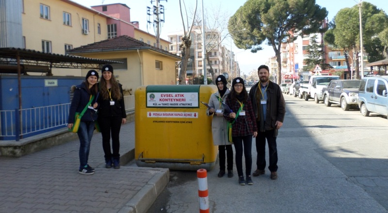 Çöp konteynerlerinin kullanımı konusunda eğitim ve bilgilendirme  yapıldı
