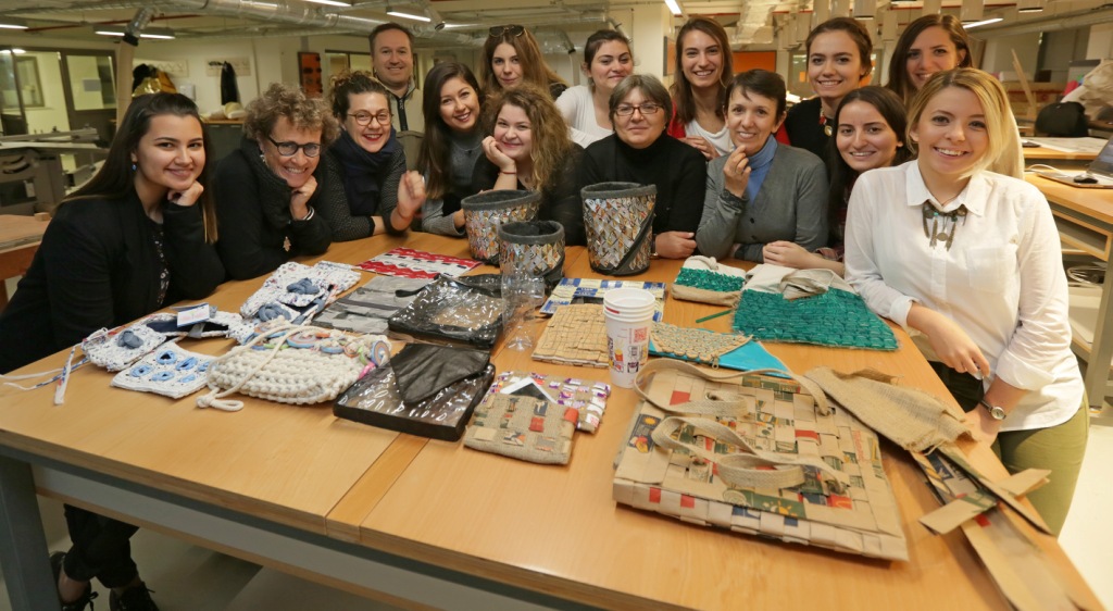 Çop M-Adamlara Yaşar'dan tasarım desteği