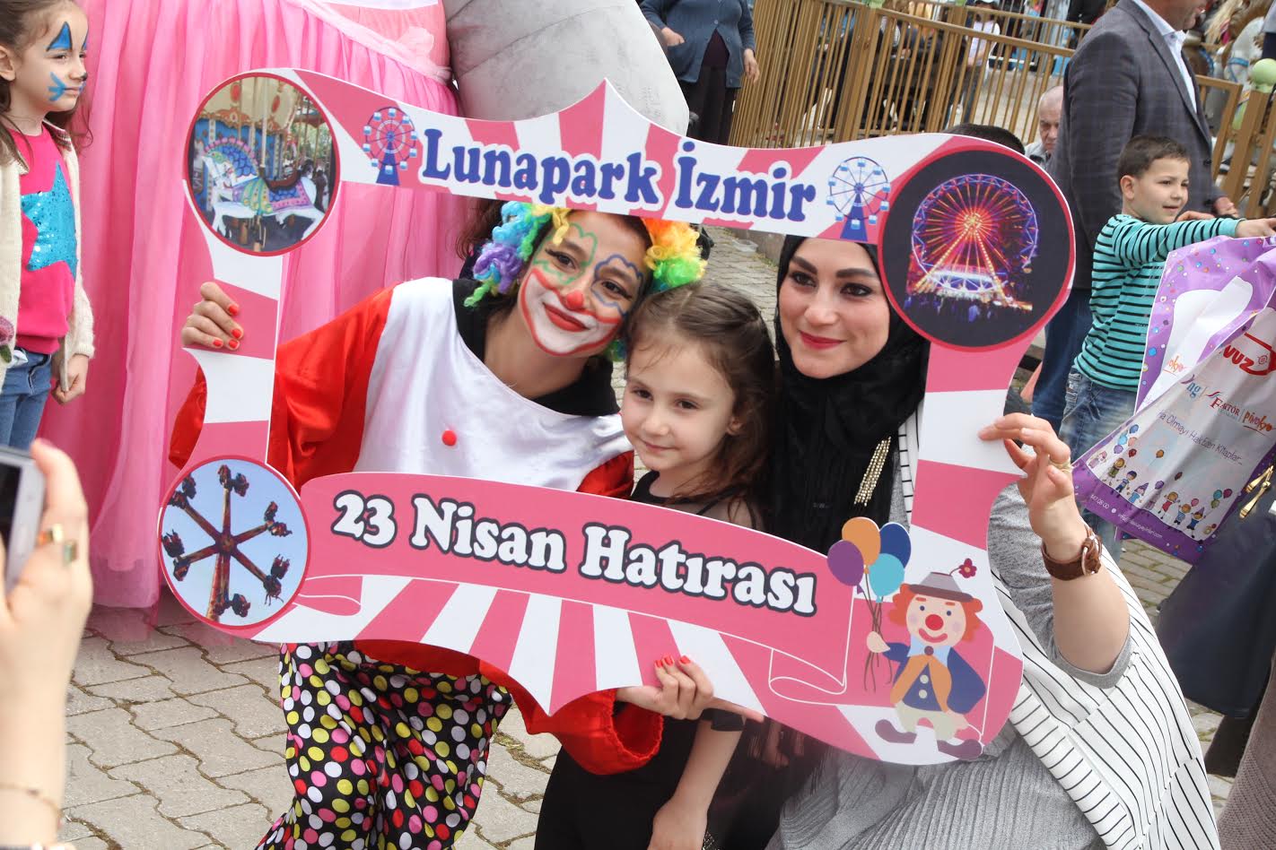 Coşkun Lunapark'da 23 Nisan Coşkusu