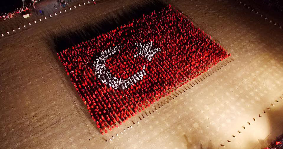 Cumhuriyet’in kalesi Bayraklı!