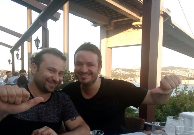 Cüneyt Şentürk’ten 23 Nisan’da Onur Akay sürprizi!