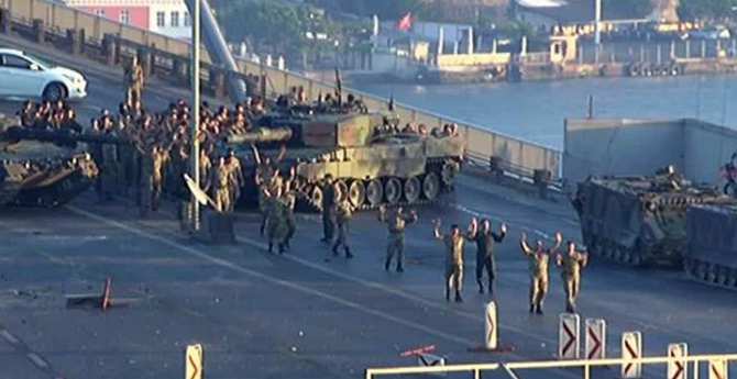 Darbe Gecesi Onları Tehdit Etmişler!