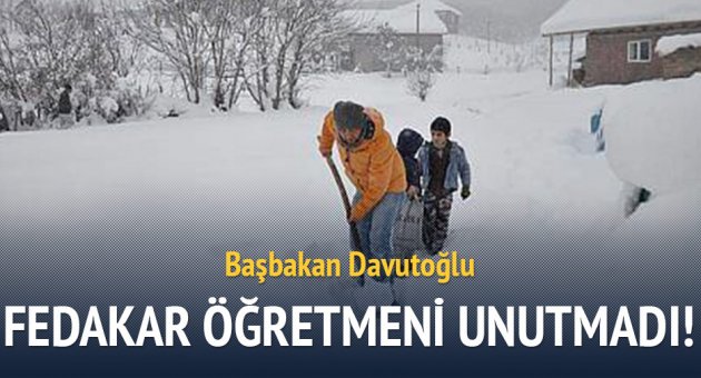 Davutoğlu&#039;ndan, fedakar öğretmene tebrik