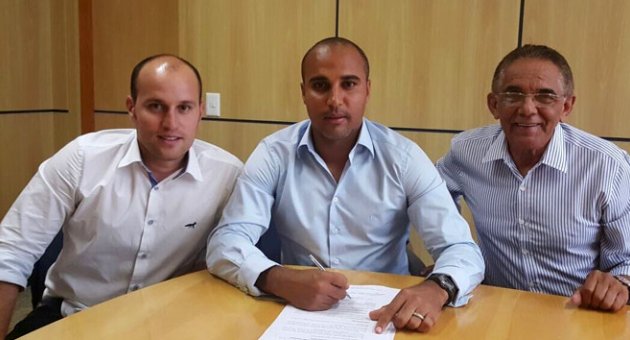 Deivid de Souza imzayı attı