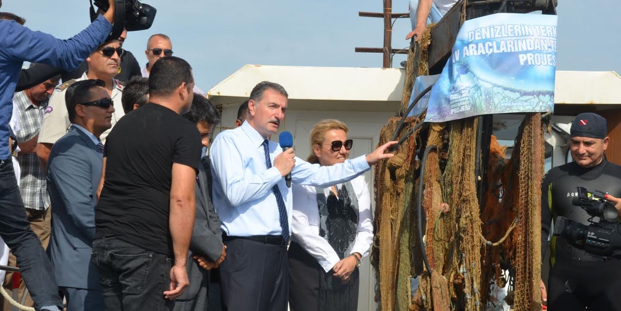 Denize Terk Edilmiş Olan 35 Bin m2 Av Aracının Temizliği Tamamlandı