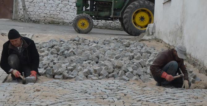 Dikili’de Hizmet Üstüne Hizmet