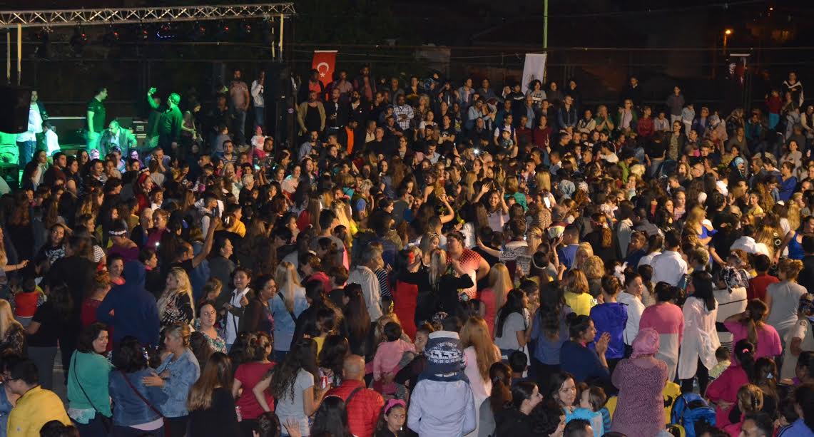 Dikilililer Hıdırellez'i renkli görüntülerle kutladı