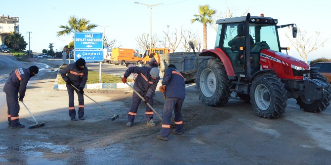 Dikili sokaklarında temizlik seferberliği