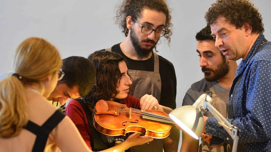 Dünyanın En Önemli Çalgı Yapımcıları Tekrar İzmir'de