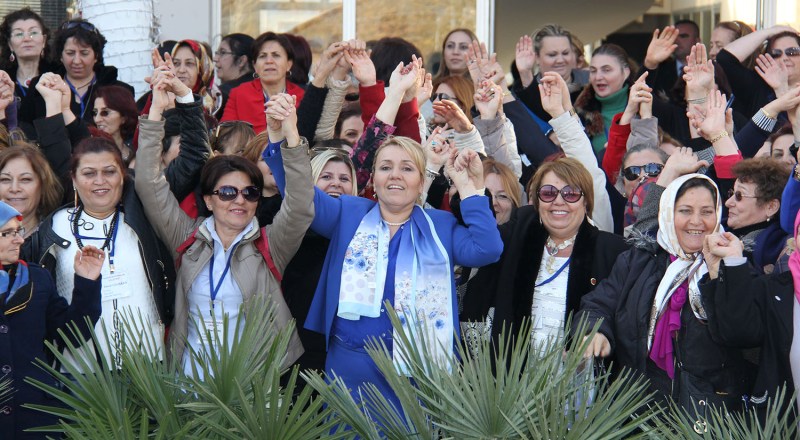 DÜNYA YERİNDEN OYNAR KADINLAR ÖZGÜR OLSA