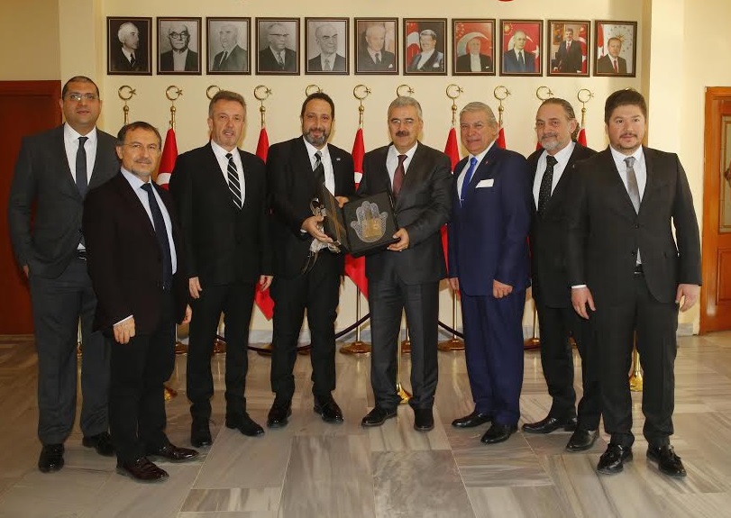 (EBİAD) YÖNETİMİ İZMİR VALİSİ EROL AYYILDIZ’I MAKAMINDA ZİYARET ETTİ