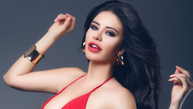 Ebru Polat Dokun Bana Çok Yakında